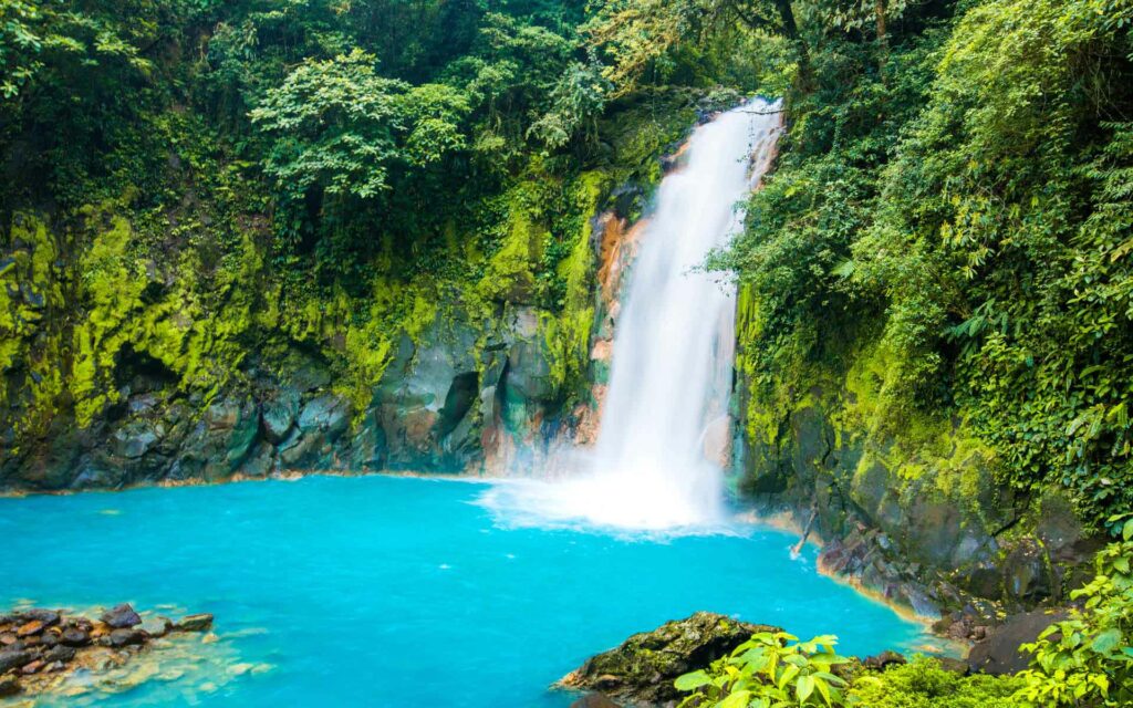 rio celeste waterfall